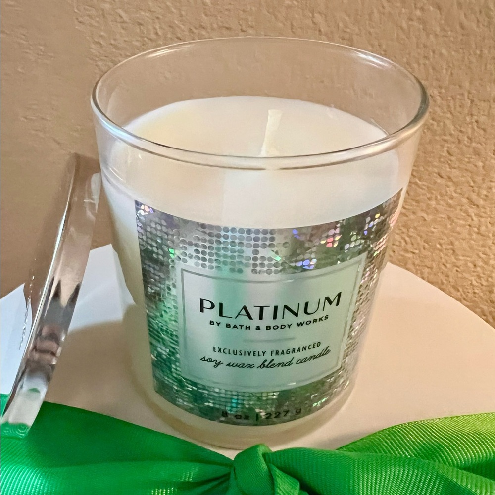 Bath & Body Works Platinum Candle - White & Green